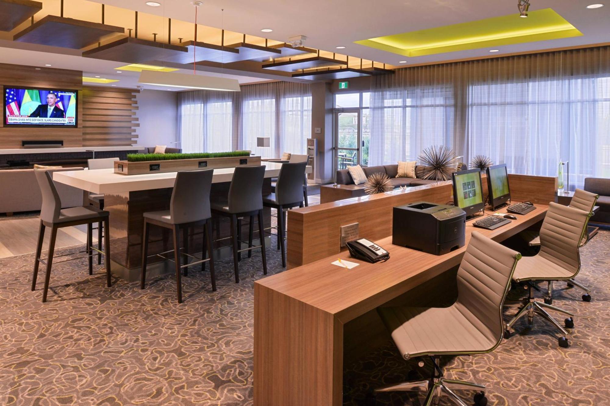 Courtyard By Marriott Saskatoon Airport Hotel Buitenkant foto