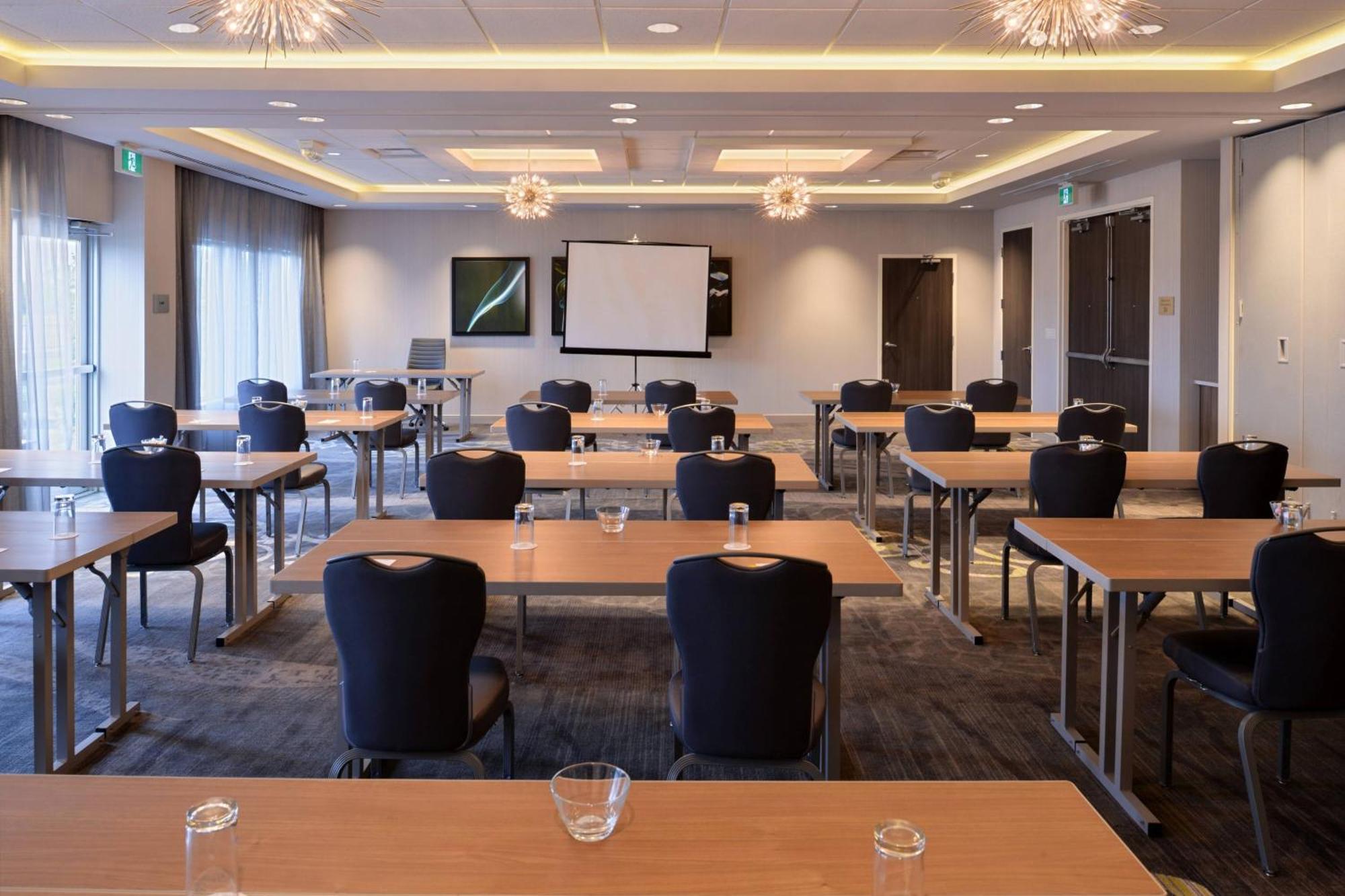 Courtyard By Marriott Saskatoon Airport Hotel Buitenkant foto