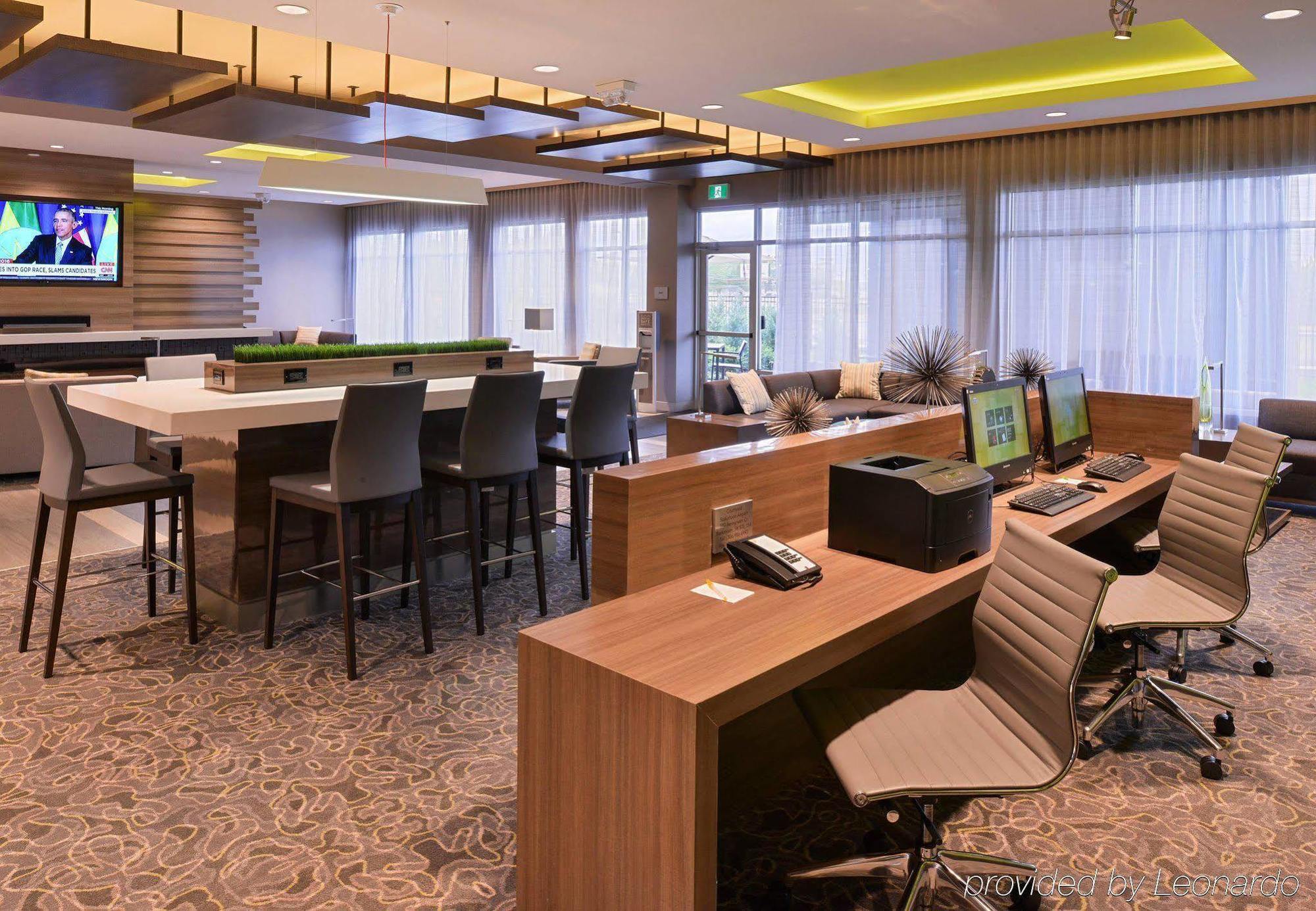 Courtyard By Marriott Saskatoon Airport Hotel Buitenkant foto